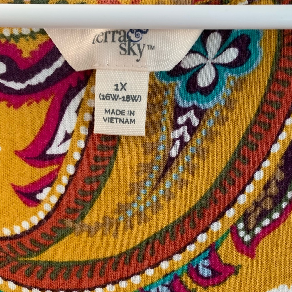 Tunics - Picture 2 of 4
